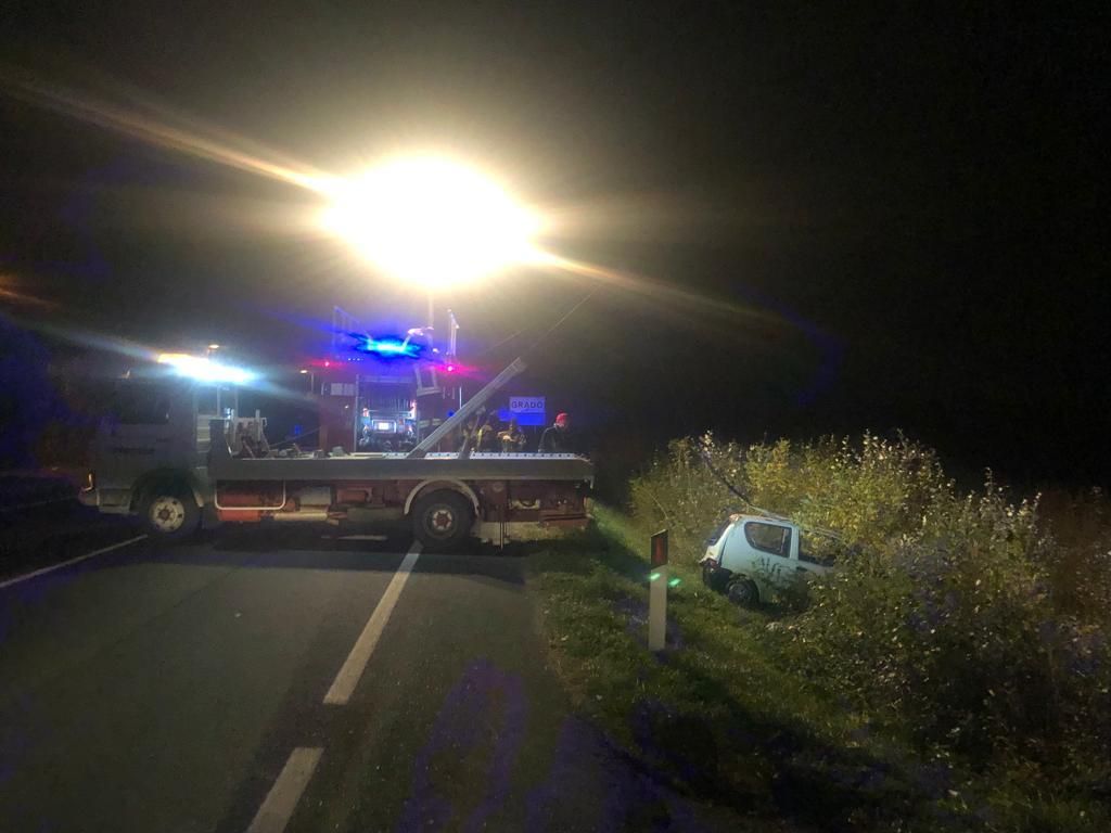 Immagine per Perde il controllo dell'auto e finisce nel fossato, paura ieri sera a Grado